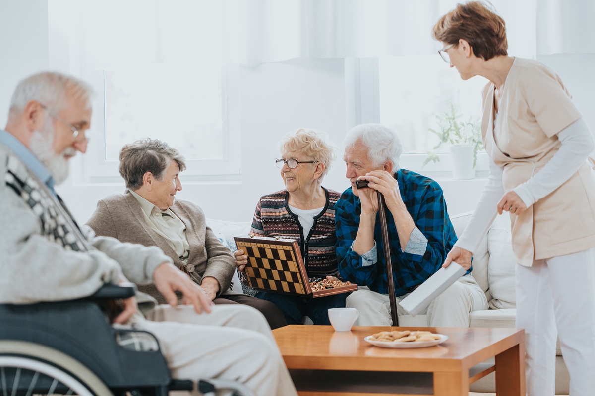 how memory care communities support seniors with dementia