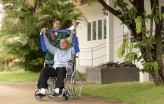 ways assisted living helps seniors stay independent